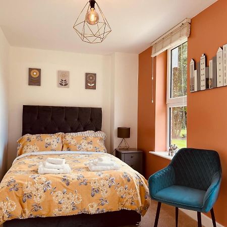 Cheerful 2-Bed Townhouse In Wakefield With Parkingヴィラ エクステリア 写真