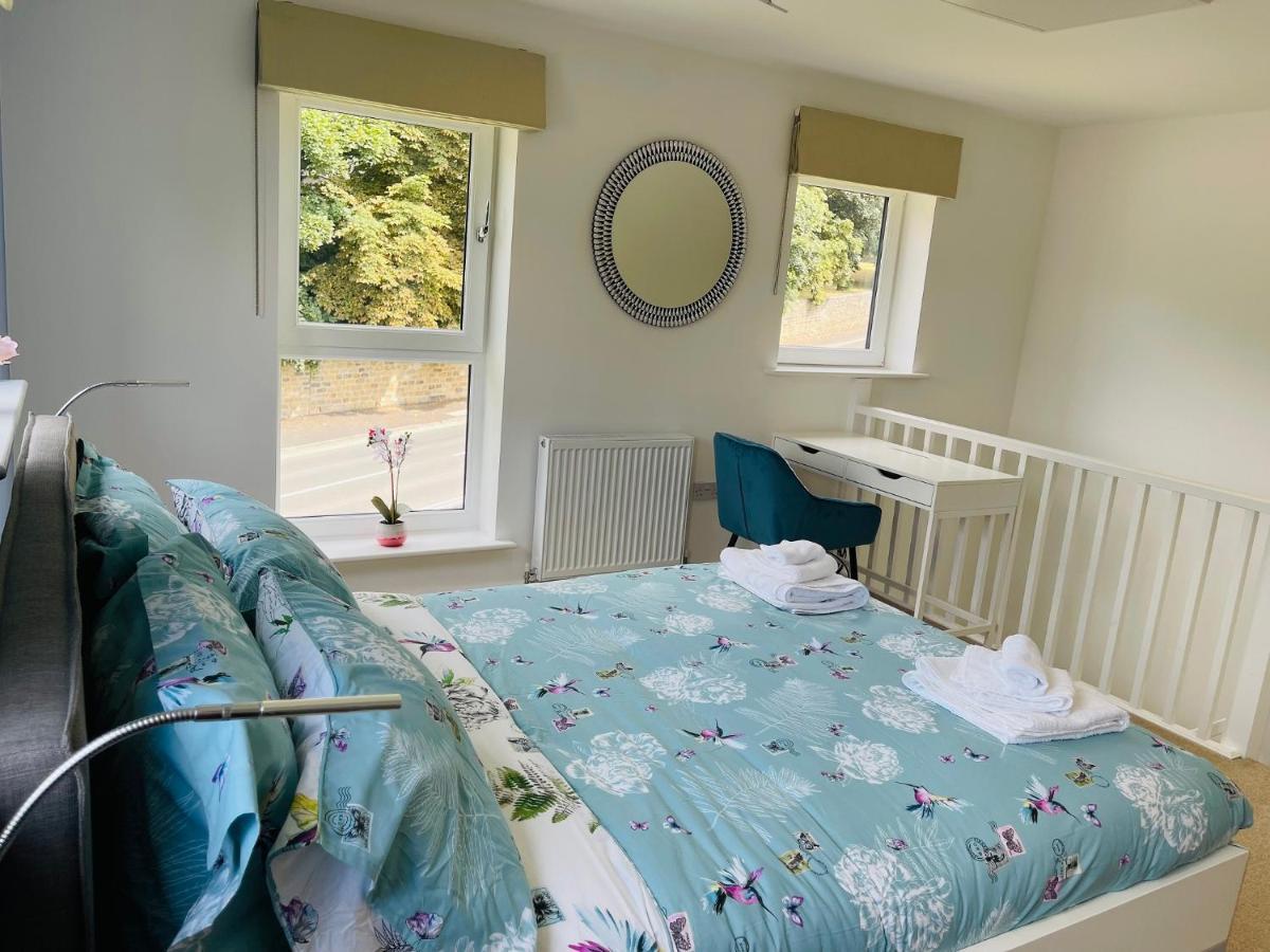 Cheerful 2-Bed Townhouse In Wakefield With Parkingヴィラ エクステリア 写真