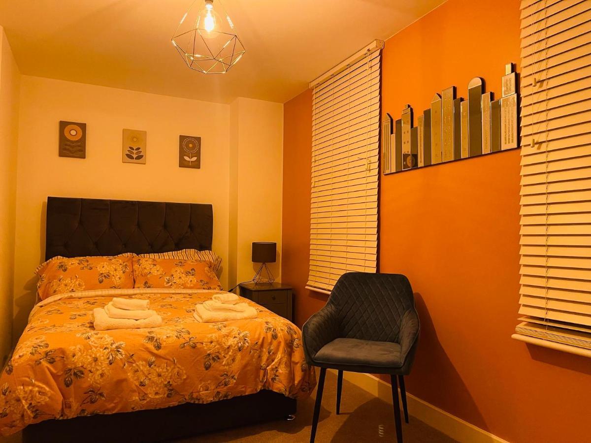 Cheerful 2-Bed Townhouse In Wakefield With Parkingヴィラ エクステリア 写真